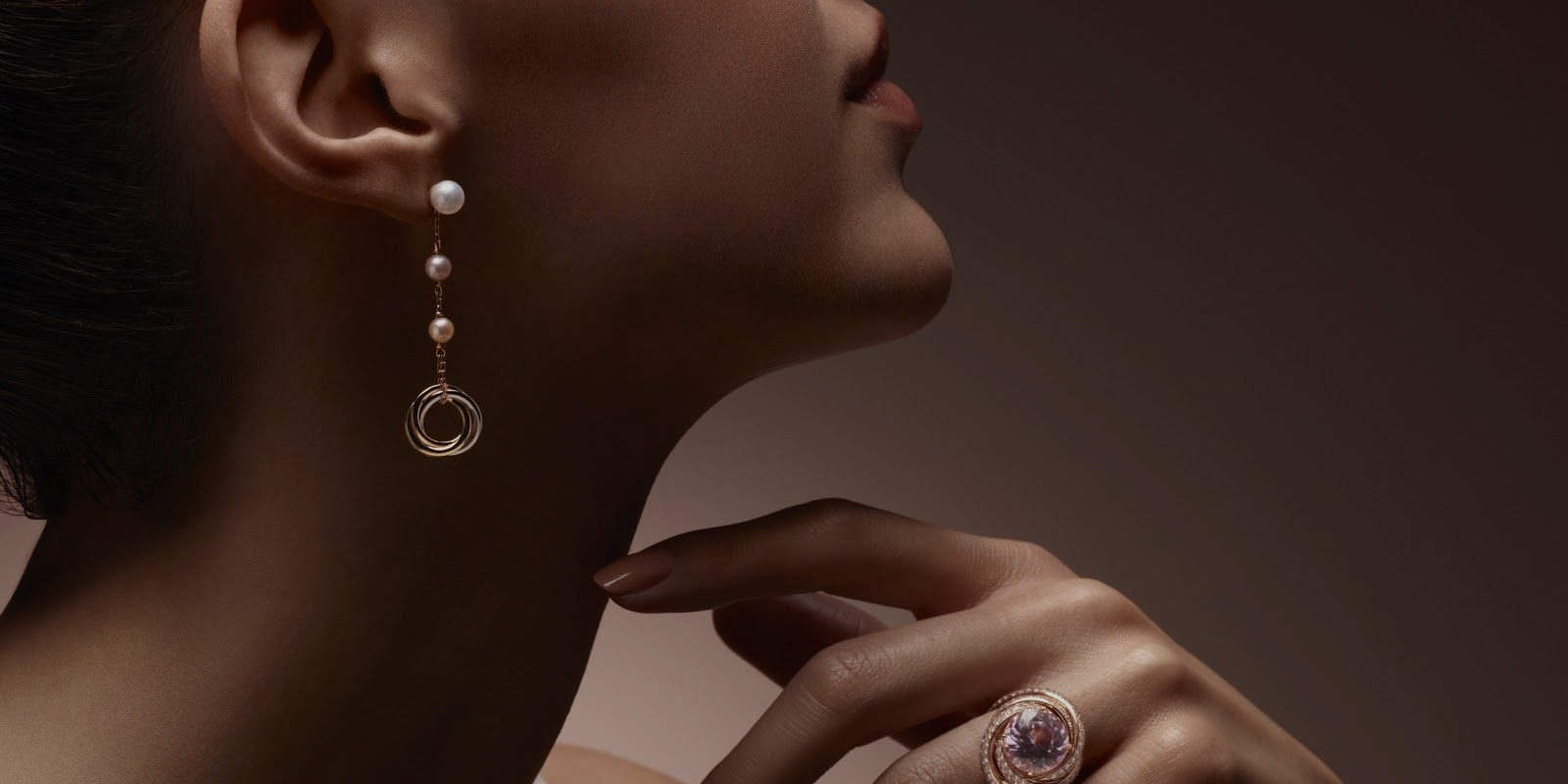 Elegance in Every Detail: A Dive into the World of Women's Earrings